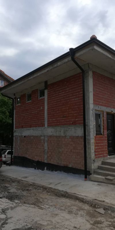 Монтаж на улуци и водосточни тръби - Покриви и улуци ЕООД - Плевен, Ловеч, Троян, Луковит, Кнежа, Белене, Свищов, Велико Търново