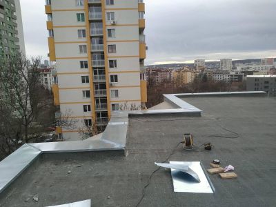 Монтаж на борд от поцинкована ламарина  - Покриви и улуци ЕООД - Плевен, Ловеч, Троян, Луковит, Кнежа, Белене, Свищов, Велико Търново